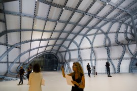 Il nuovo centro congressi all’Eur di Roma, soprannominato la “Nuvola”, dell’architetto Massimiliano Fuksas - 19 luglio 2016 (AP Photo/Domenico Stinellis)
