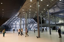 Il nuovo centro congressi all’Eur di Roma, soprannominato la “Nuvola”, dell’architetto Massimiliano Fuksas - 19 luglio 2016 (AP Photo/Domenico Stinellis)